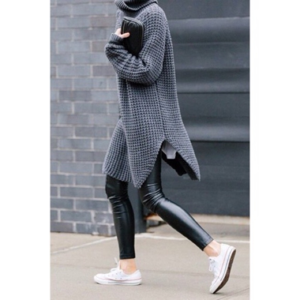 🚨SALE!🚨 Faux Black Leather Leggings - Picture 4 of 6